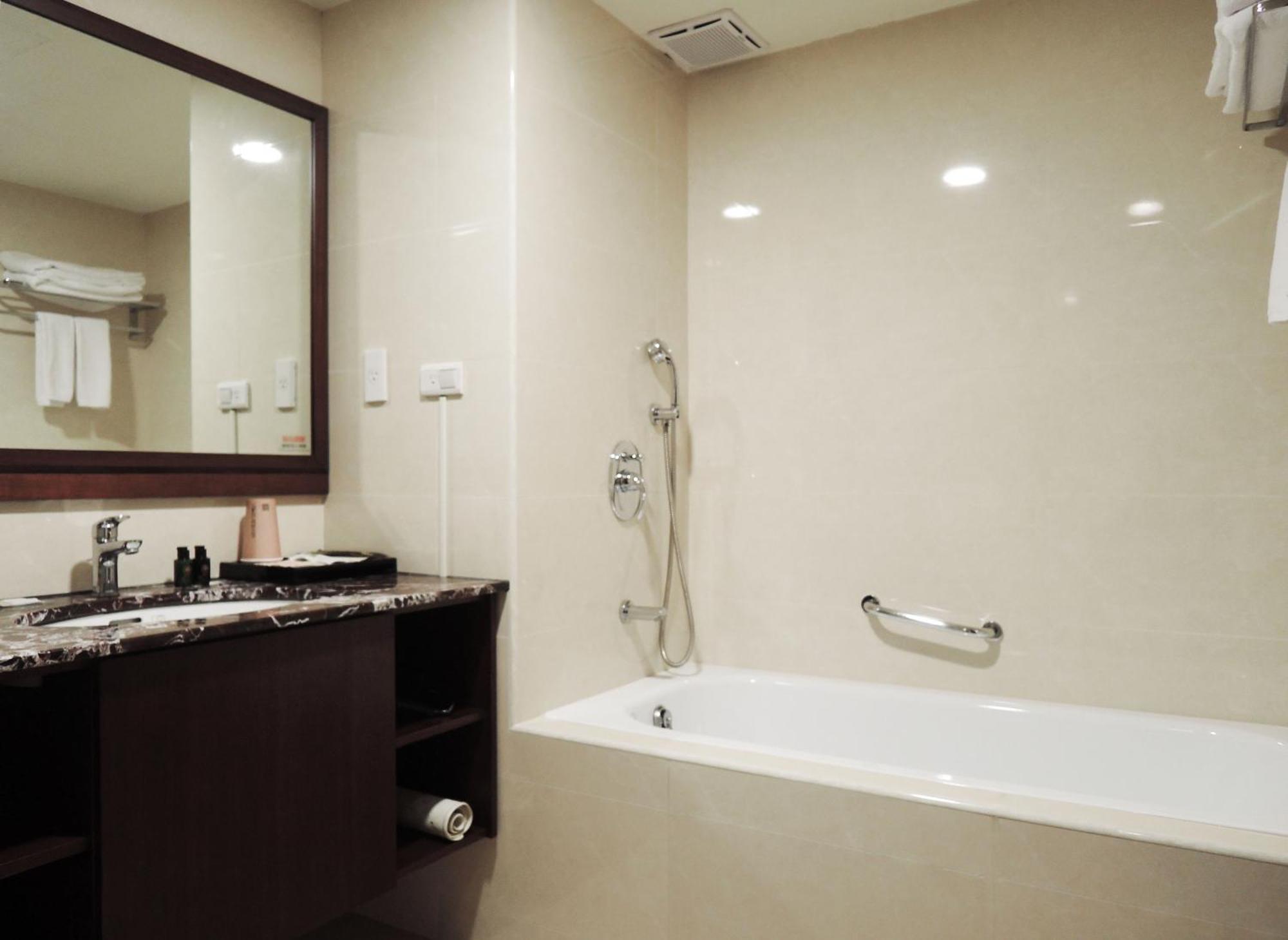 Check Inn Taipei Neihu Extérieur photo