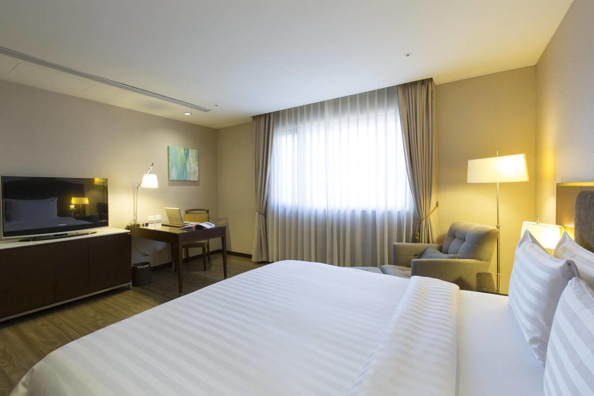 Check Inn Taipei Neihu Extérieur photo